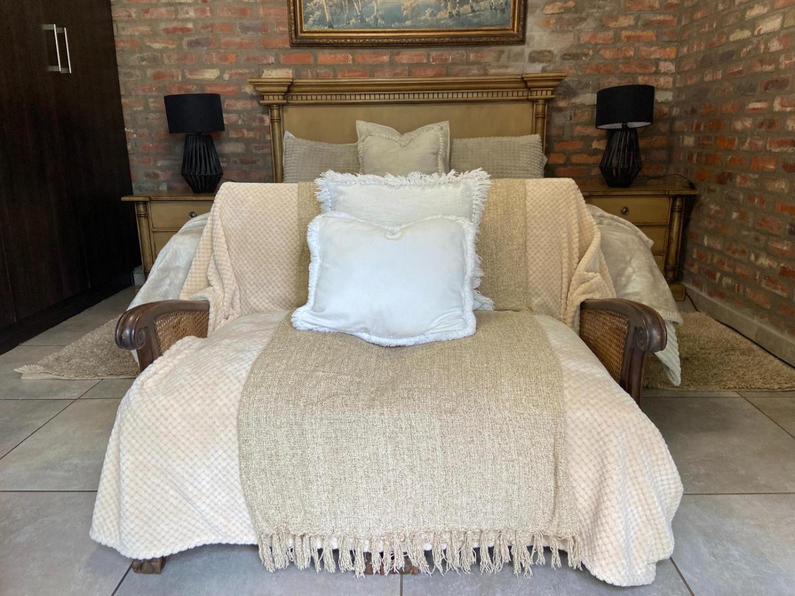 Aloe Guesthouse Klerksdorp Rum bild